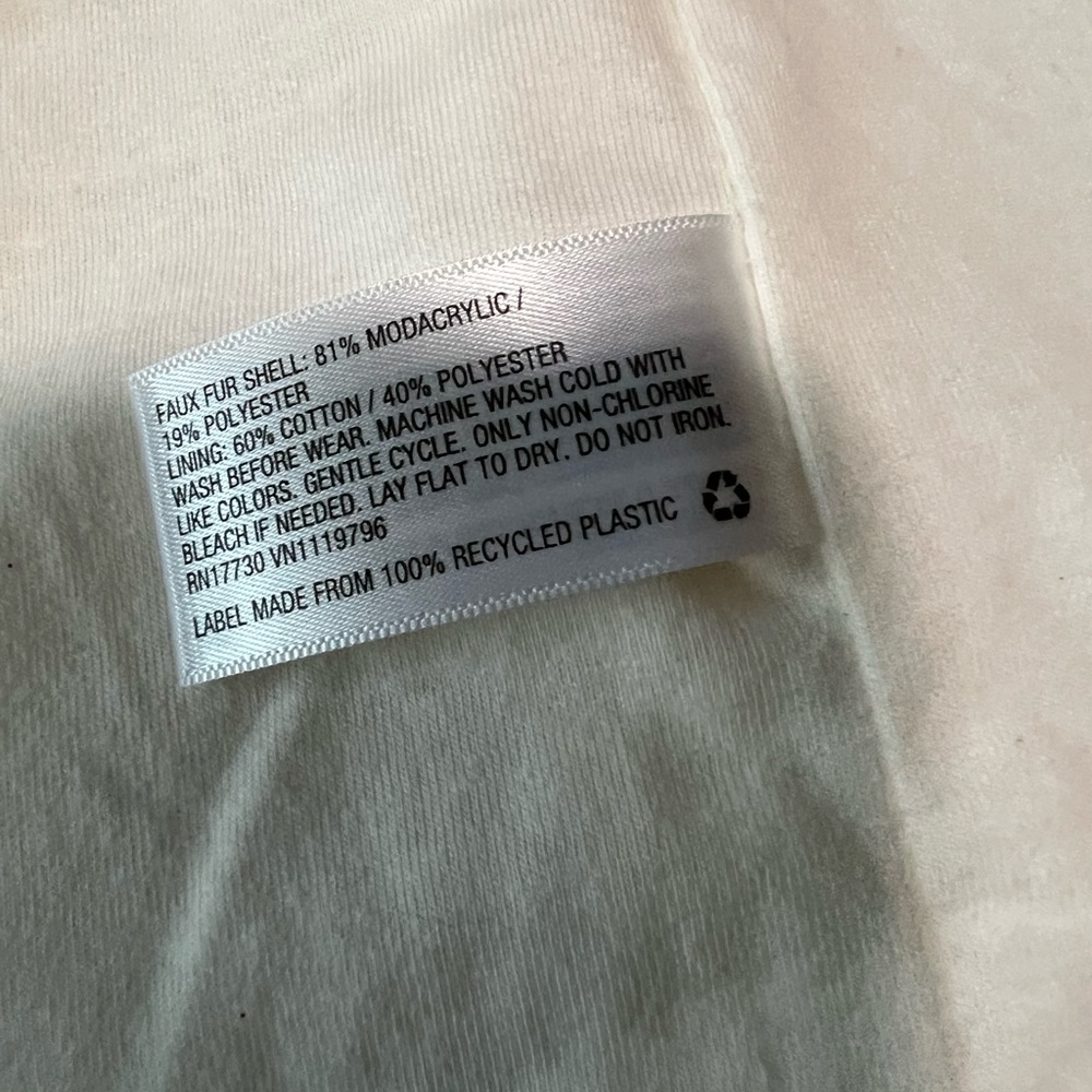 Cat & Jack Cream Sherpa Vest Size L 10/12 - Picture 6 of 7